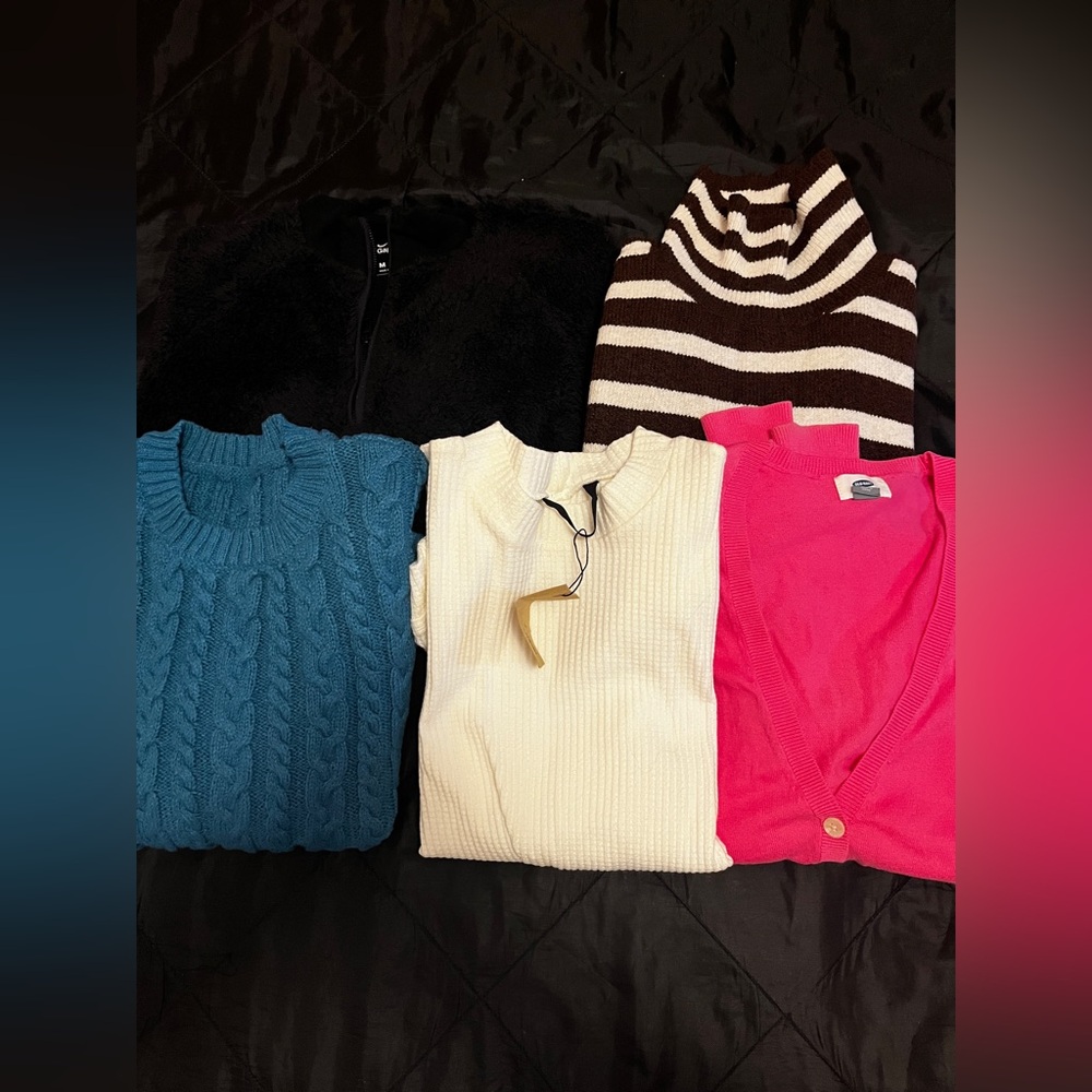 Women’s Sweaters lot of 5 medium mixed colors and brands